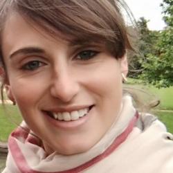 Dr Hannah  Stern